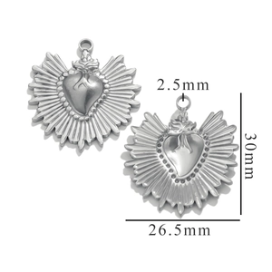 Detailed macro view showing silver sacred heart pendant dimensions 30mm x 26.5mm
