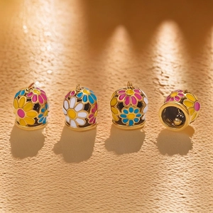 Colgantes de campana con flores de esmalte de colores y acero dorado para joyería DIY