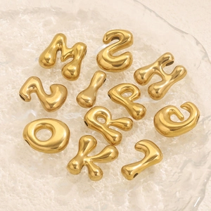 Colgantes de letras 3D doradas para joyería DIY con acabado de espejo de alto brillo