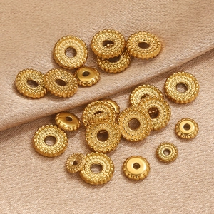 Vergoldete Edelstahl-Abstandshalterperlen mit Textur für DIY-Schmuck auf Seide