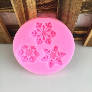 Moule en silicone rose à trois motifs de flocons de neige pour décoration de gâteaux et fondant