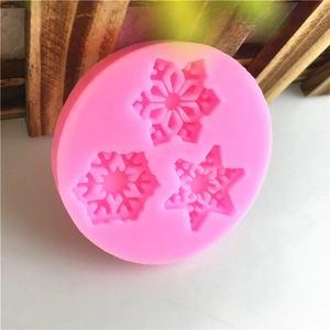 Moule en silicone rose avec trois formes de flocons de neige pour gâteaux DIY fondant chocolat