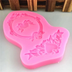 Stampo in silicone rosa con cuore e ali, cornice a rilievo europea e motivi floreali