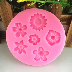 Moule en silicone rose avec 6 motifs floraux pour la décoration de gâteaux fondant
