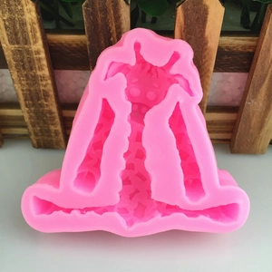 Pink giraffe shaped silicone mold for DIY cake decorating and baking tools