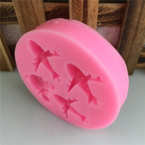 Rosa Silikonform mit vier Schmetterlingsformen für DIY Kuchendekoration und Backen