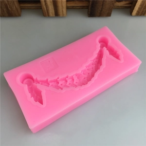 Moule en silicone rose avec guirlande de feuilles pour décoration de bordure de gâteau