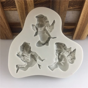 Moule en silicone avec trois angelots ailés pour gâteaux en fondant et chocolat