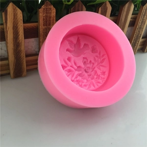 Rosa Silikonform mit geprägtem Blumen- und Vogelrelief für DIY-Mondkuchen und Seifen