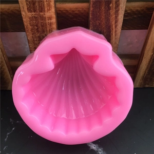 Pink shell-shaped silicone mold for DIY fondant and chocolate cake decoration