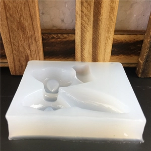 Bow tie shaped silicone mold for DIY fondant cake decoration and crafting tool
