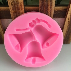 Stampo in silicone rosa con campane per fondente, cioccolato e lavori manuali