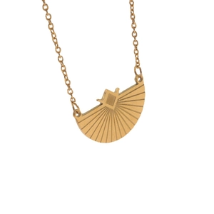 Gouden roestvrijstalen ketting met een halfronde waaierhanger met radiale textuur