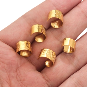Lot de 5 boucles d'oreilles en acier inoxydable doré avec relief étoile et gravure Luck