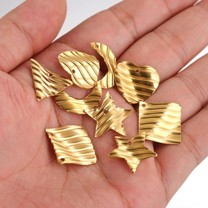 Gouden geometrische DIY-oorbellen hangers in ster-, hart- en maanvormen met reliëf