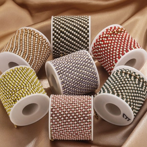Juego de siete rollos de cadenas de cristal y perlas de colores para joyería DIY