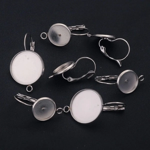 Supports de boucles d'oreilles en acier inoxydable avec plateaux ronds pour bijoux DIY