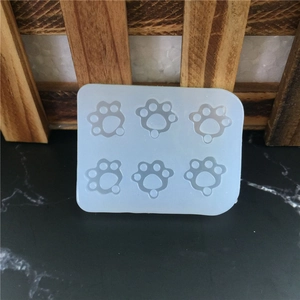 DIY 6-cavity cute puppy paw print silicone mold for resin crafts and cake decoration