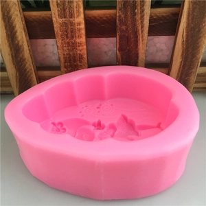 Moule en silicone rose pour gâteaux et savons avec motifs floraux et spirales en relief