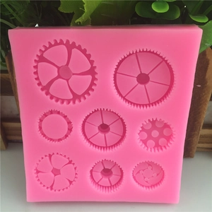 Rosa Silikonform mit 8 Zahnrad-Hohlräumen für Tortendeko und DIY Backzubehör