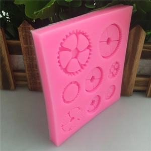 Rosa Silikonform mit mehreren Zahnradformen für Fondant-Kuchen und DIY-Backwerkzeuge