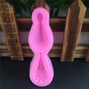 Pink silicone gemstone pendant mold for fondant chocolate and DIY cake decorating