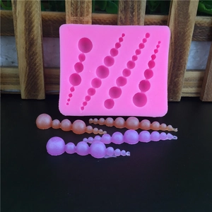 Stampo in silicone rosa con perline in quattro dimensioni per decorazioni torte
