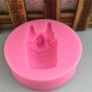 Moule à gâteau en silicone rose avec formes détaillées de château et de tour pour pâtisserie