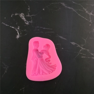 Stampo dettagliato in silicone rosa con coppia danzante per torte fondente e cioccolato