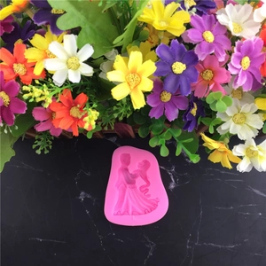 Stampo in silicone rosa con coppia romantica che balla per torte fondente o cioccolato