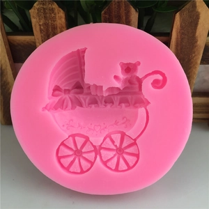 Moule en silicone rose avec poussette et ours pour fondant et artisanat de savon