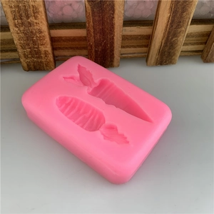 Pink food-grade silicone carrot mold for 3D fondant chocolate cake decorating