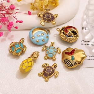 Simpatici Ciondoli a Forma di Tartaruga Marina Ananas Stella Luna in Acciaio Inossidabile Smalto per Fai da Te Braccialetti
