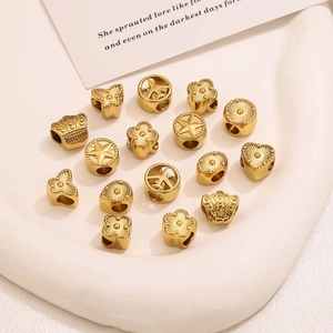 Perline distanziatrici in acciaio placcato oro 18K a forma di trifoglio per bracciali DIY