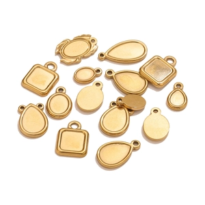 Polierte 18K vergoldete Edelstahl-Anhänger-Tabletts in verschiedenen Formen für DIY-Schmuck