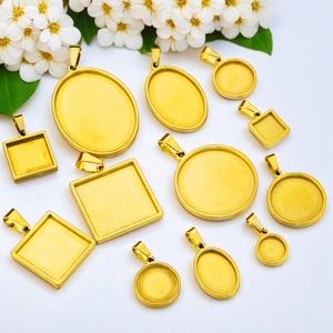 Goldene Edelstahl Anhänger-Tabletts in verschiedenen Formen für DIY Schmuck