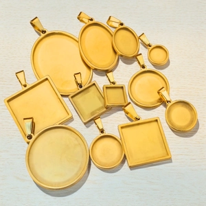Anhänger-Tablett-Set aus goldenem Edelstahl in runder, ovaler und quadratischer Form für DIY