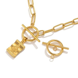 Collier trombone doré en acier inoxydable avec pendentif Marie et fermoir bascule en T