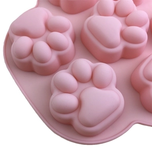 Rosa Silikonform mit niedlichen Katzenpfoten-Motiven zum Backen und Basteln