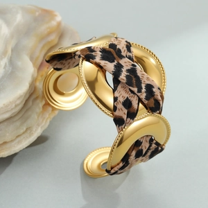Chic 18K gold plated stainless steel wide open bangle with stylish leopard print ribbon wrap