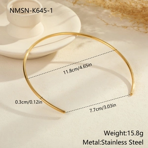 Detailed size specifications of the minimalist golden stainless steel open choker necklace