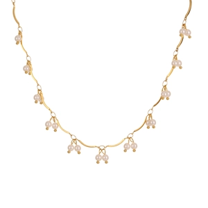 Golden wavy stainless steel necklace featuring elegant imitation pearl tassel pendants