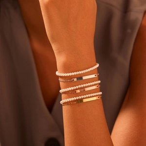 Eleganter Edelstahl Künstliche Perlenarmband Doppelschichtige Kette Mit Glattem Metallriegel Mode Minimalistischer Handschmuck Für Damen