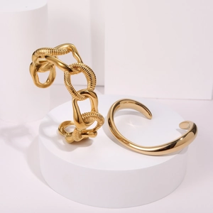 Bracelet deux pièces en acier inoxydable plaqué or 18 carats avec chaîne et anneau ouvert