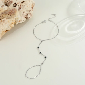 Elegante 18K vergoldete Edelstahl Handkette mit grünen Zirkonsteinen für Damen