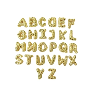 26 individuele 18k vergulde A-Z alfabet hangers met onregelmatige gehamerde textuur