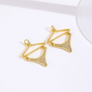 Ciondoli bikini a triangolo placcati oro 18K con zirconi per creazioni gioielli fai da te