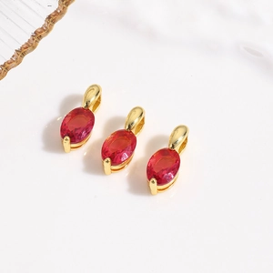 18k vergoldete Kupferanhänger mit roten Zirkonia in Marquise-Form für DIY-Schmuck