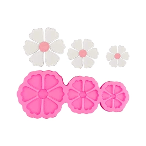 Moule en silicone trèfle à trois tailles pour fondant et résine avec fleurs finies