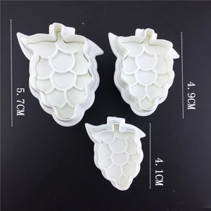 3pcs Grape-shaped plunger cutters for fondant and cookie decoration in three sizes